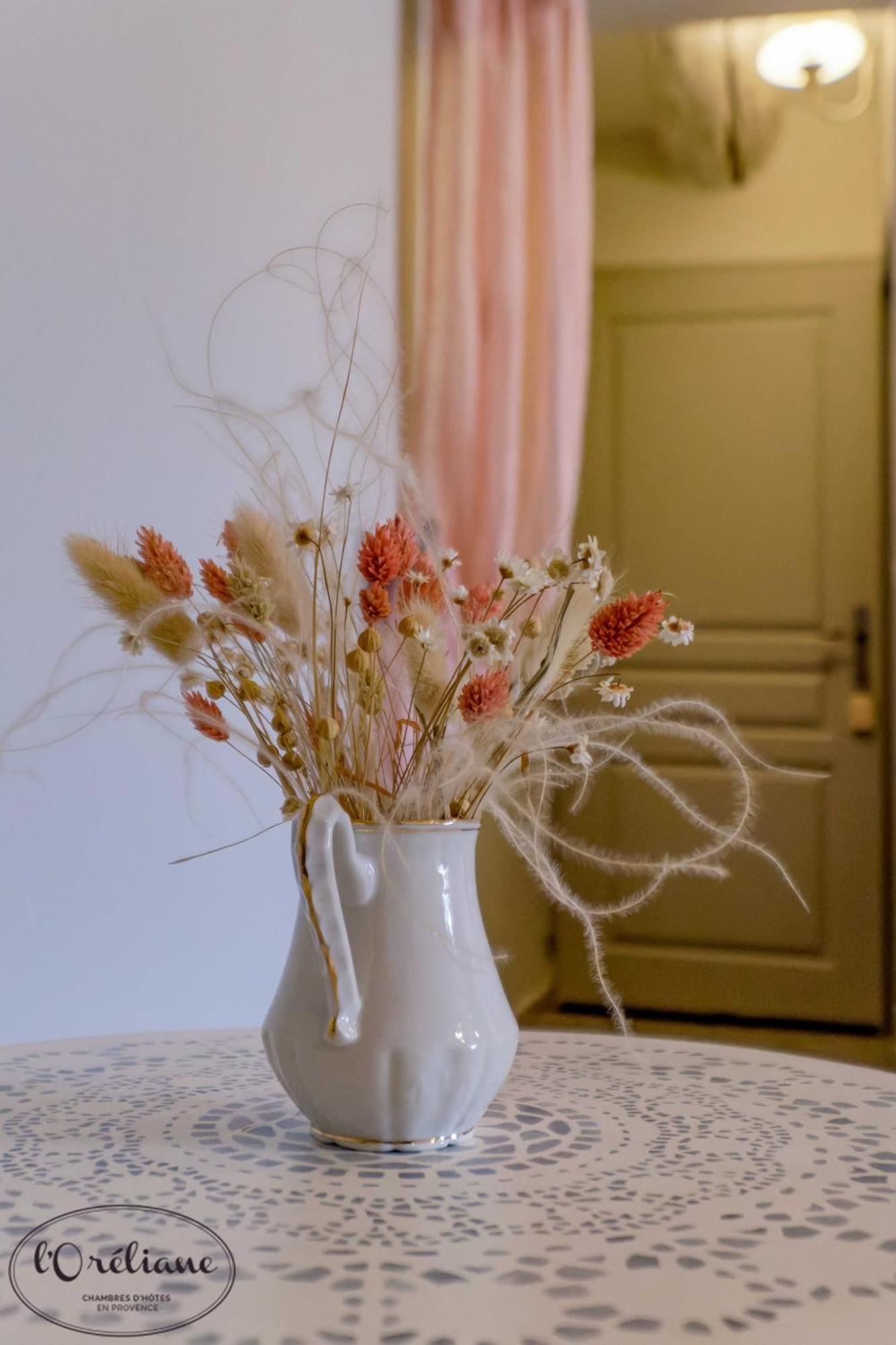 Châteauneuf-de-Gadagne Chambres D'Hotes L'Oreliane En Provence Only Adult מראה חיצוני תמונה